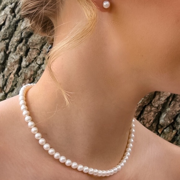 🔴𝟭𝟬/$𝟮𝟱🔴NEW White Pearl Beaded Necklace - Picture 4 of 11
